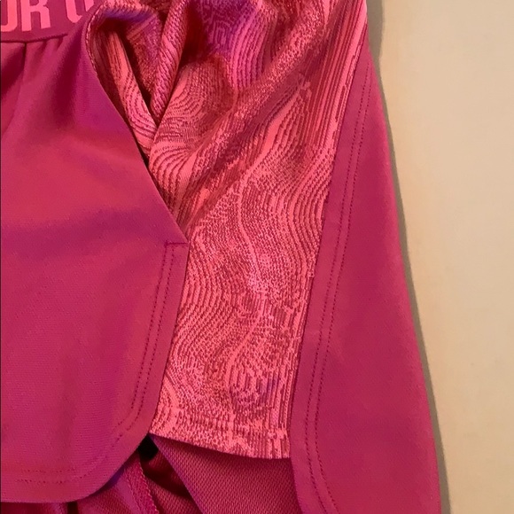 *SOLD* 🆕 Under Armour rose fitness shorts - Picture 4 of 4